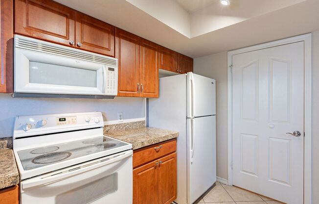 1 bed, 1 bath, $1,600, Unit #337