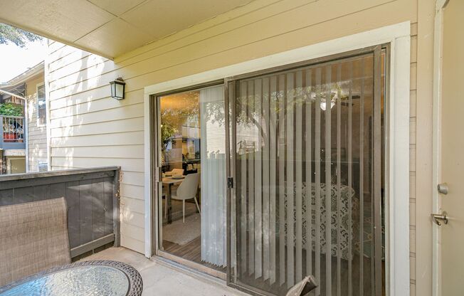 1 bed, 1 bath, 745 sqft, $835