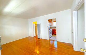 10422 10428 EASTBORNE AVE