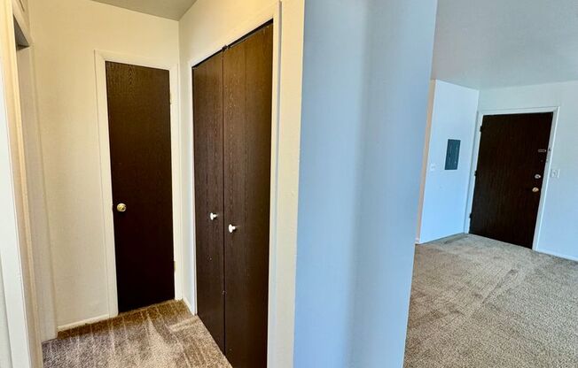 2 beds, 1 bath, 850 sqft, $1,345, Unit 905