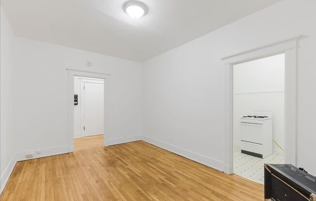 Studio, 1 bath, 332 sqft, $925, Unit 308