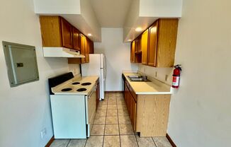 2 beds, 1 bath, 800 sqft, $1,195, Unit 1