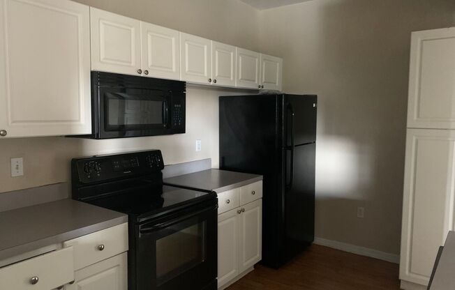 2 beds, 2 baths, $1,580, Unit Bldg 5, unit 312