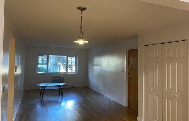 22 LAUREL ST