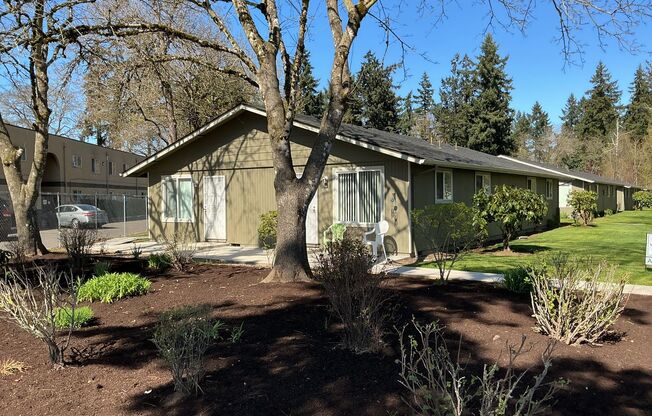 1 bed, 1 bath, 510 sqft, $1,125, Unit 3821 24th Pl NE