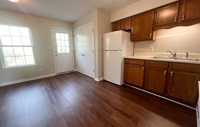 2 beds, 1.5 baths, 1,006 sqft, $1,050, Unit A