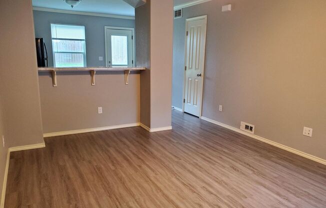 2 beds, 1.5 baths, 1,010 sqft, $1,000, Unit 105