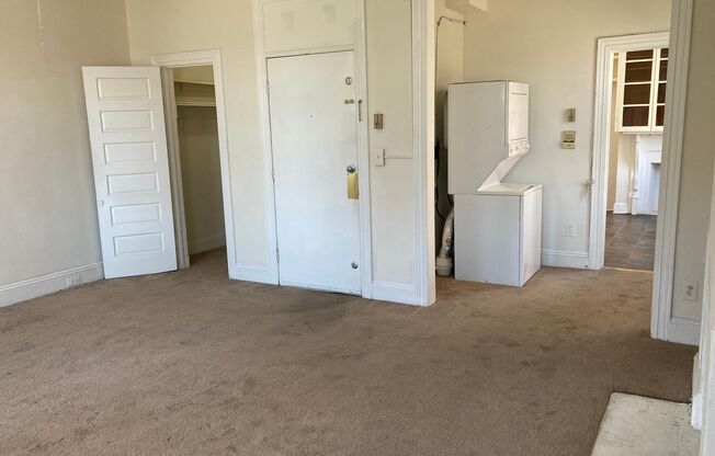 1 bed, 1 bath, 700 sqft, $1,299, Unit 38-4