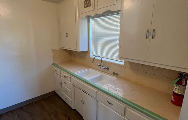 1 bed, 1 bath, 616 sqft, $900, Unit 1