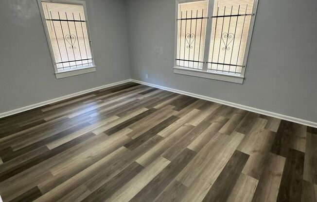 Fully renovated 2/1 single family residence available for immediate rent!