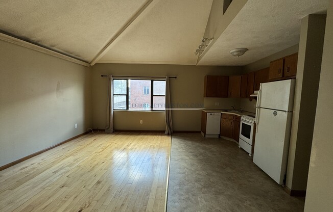344 MARKET ST