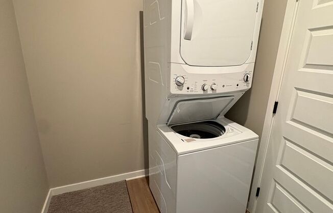 1 bed, 1 bath, 667 sqft, $1,299, Unit 427