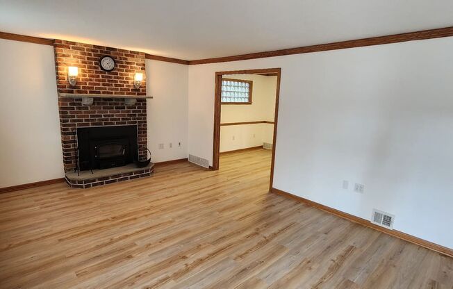 For Rent – Spacious 3 Bedroom, 2 Bath Home in Brentwood, PA!