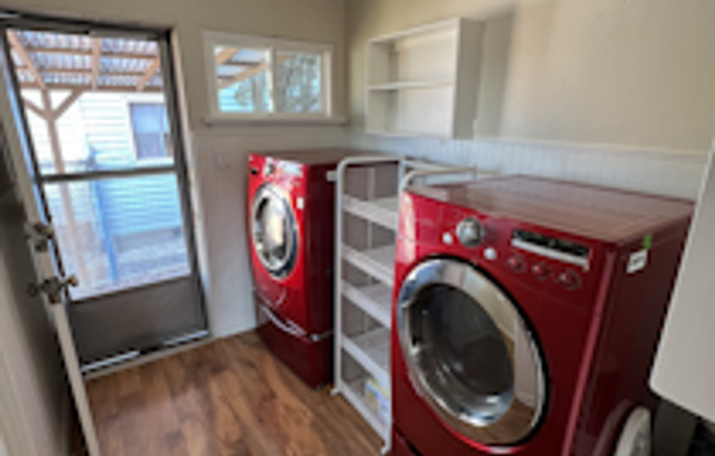 2 beds, 1 bath, $2,350