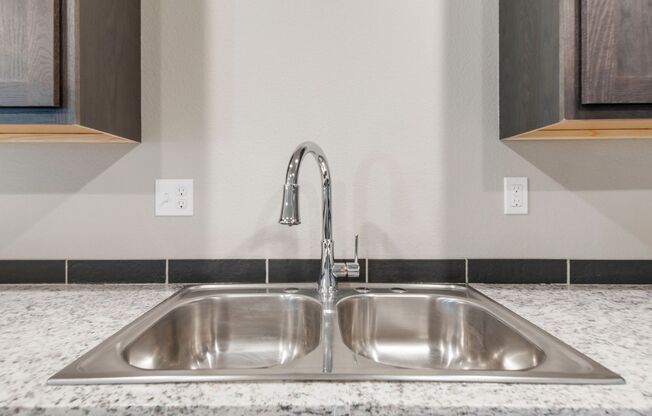 3 beds, 2 baths, 1,304 sqft, $1,829, Unit 568