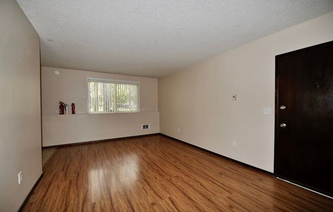 2 beds, 1 bath, $1,195