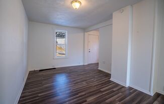 3 beds, 1 bath, $1,150, Unit 104