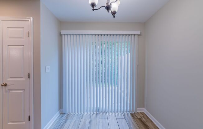 3 beds, 1.5 baths, 1,075 sqft, $1,650, Unit 723HCI