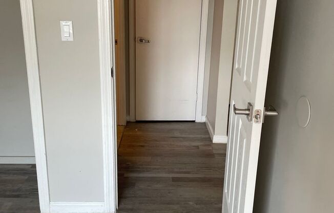 1 bed, 1 bath, 600 sqft, $1,200, Unit C06
