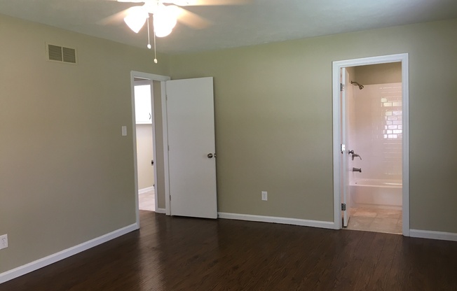 3 beds, 2 baths, $1,605