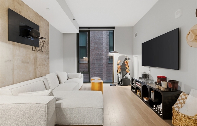 1 bed, 1 bath, 601 sqft, $4,500, Unit 309