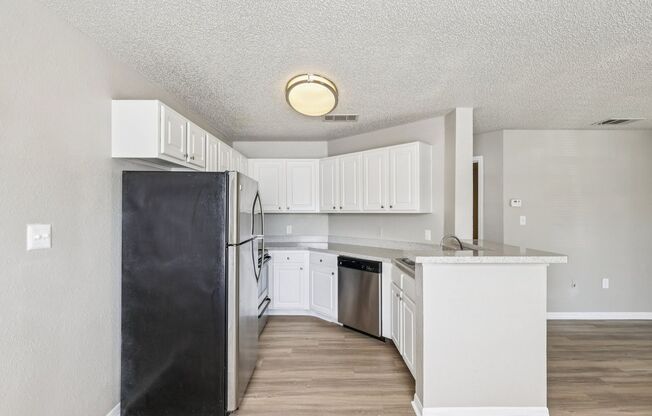 1 bed, 1 bath, 698 sqft, $1,285