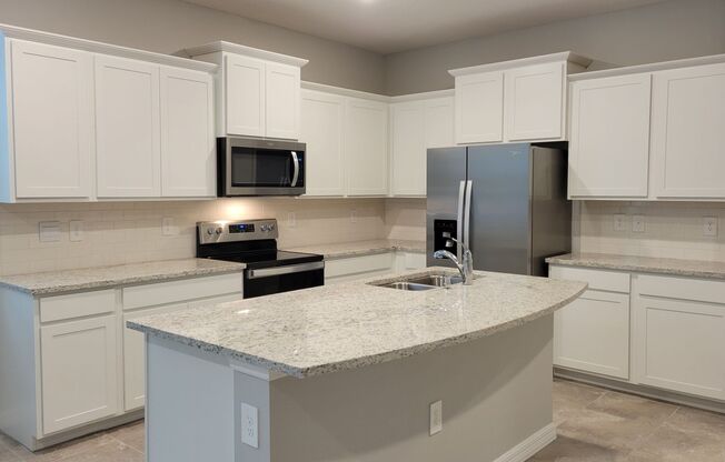 Annual unfurnished BRAND NEW townhome off Fruitville near I-75!