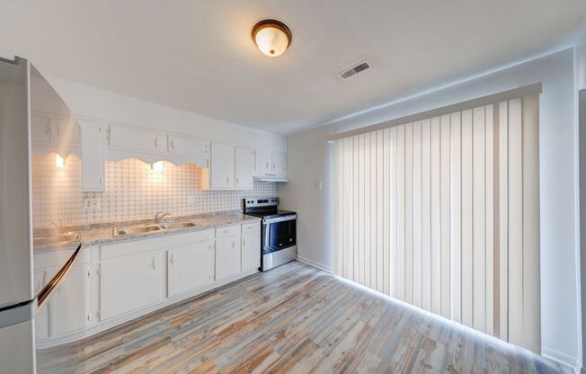 2 beds, 1 bath, 800 sqft, $1,199, Unit 8647C