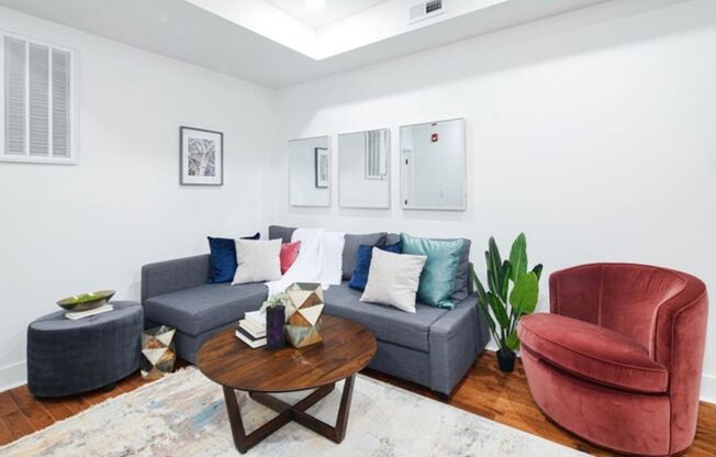 2 beds, 2 baths, 1,025 sqft, $1,425, Unit Unit 2
