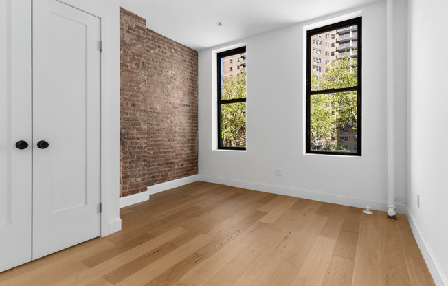 347 5 AVE