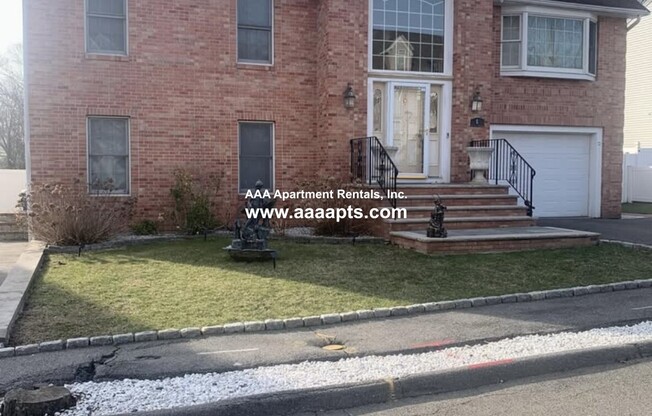 31 CECILIAN AVE