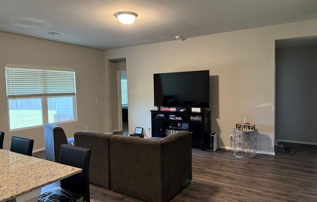 Charming 4 bedroom, 2 bath house located Broken Arrow.