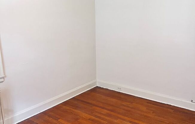 2 beds, 1 bath, 1,050 sqft, $1,695, Unit 01