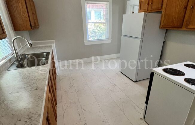 3 beds, 1 bath, $1,295