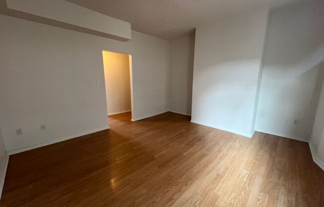 3 beds, 1 bath, 810 sqft, $2,190, Unit 732 S. Millvale Ave. #A7