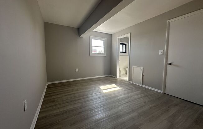 1 bed, 1 bath, $1,150, Unit Apt A