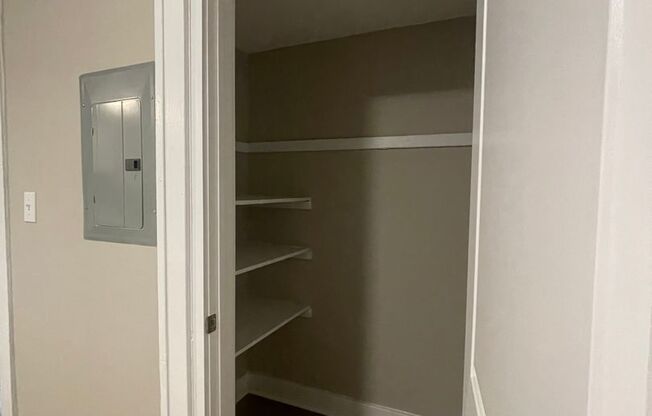 Studio, 1 bath, 470 sqft, $995, Unit B2