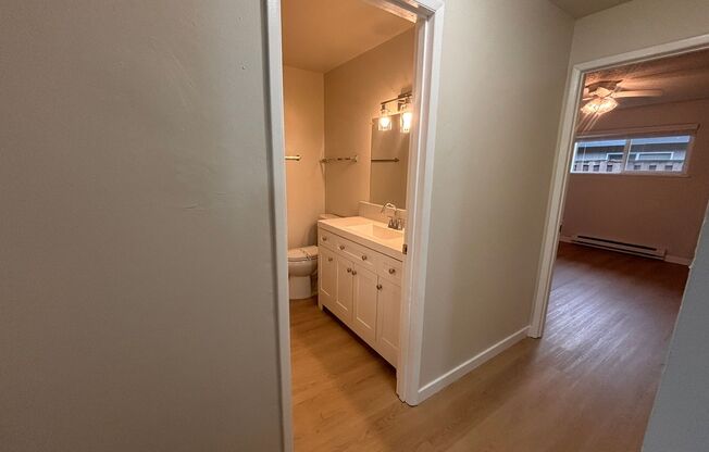 2 beds, 1 bath, 845 sqft, $1,695, Unit 37