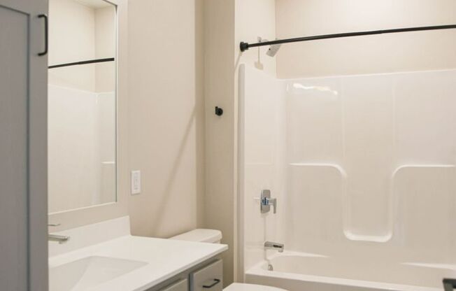 2 beds, 2 baths, 952 sqft, $2,200, Unit 201