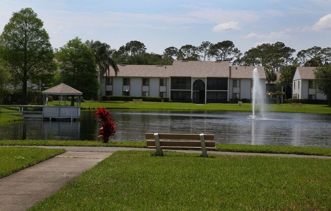 1/1 first floor condo with community pool near Azalea Park