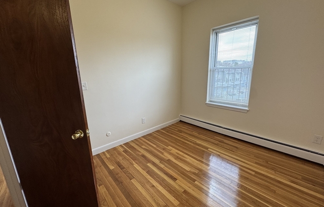 160 180 N BEACON ST