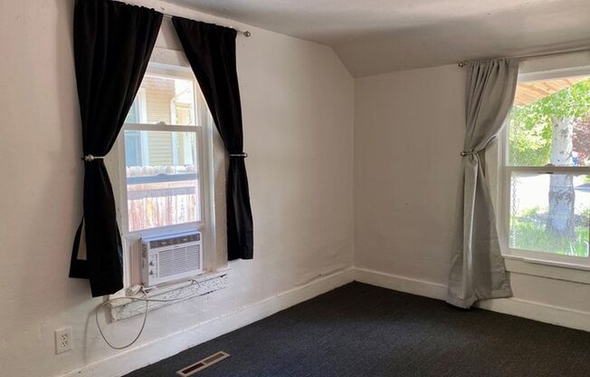 Old Town Classic Style Cottage!