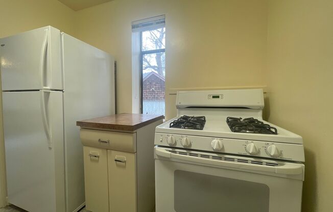 2 beds, 1 bath, 908 sqft, $1,495, Unit 108