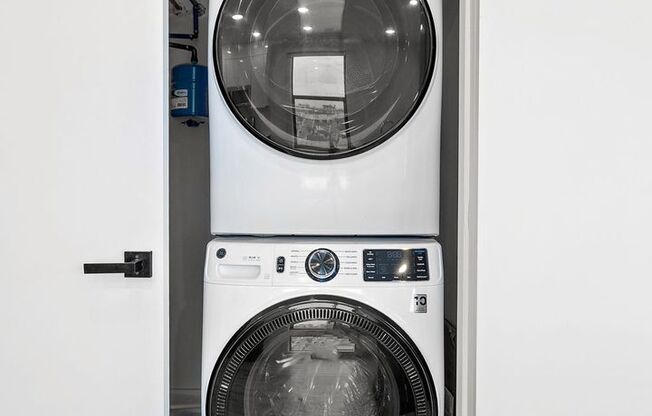 2 beds, 2 baths, 1,060 sqft, $3,600, Unit 507