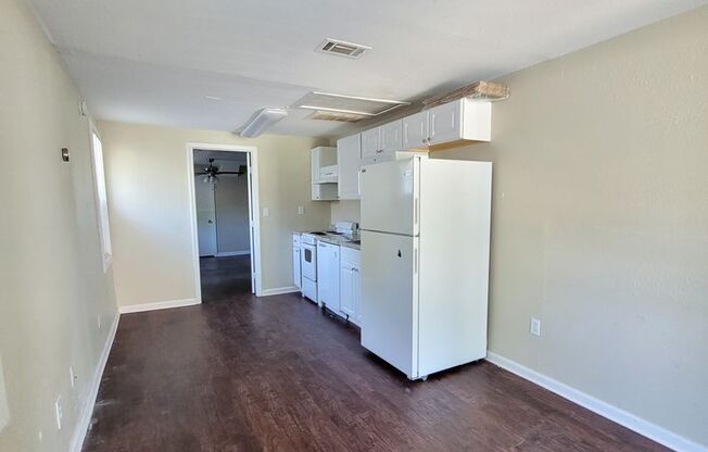 1 bed, 1 bath, 424 sqft, $850, Unit Unit A