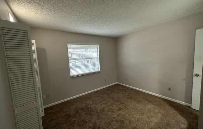 2 Bedroom 2 Bath Townhome convenient to UCF in East Orlando