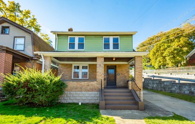 AVAILABLE SEPT 1ST!! GORGEOUS 3 BEDROOM IN BRENTWOOD!