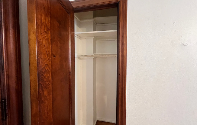 Studio, 1 bath, 400 sqft, $805, Unit 303