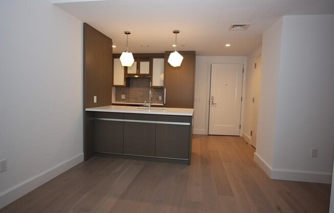 1 bed, 1 bath, 692 sqft, $3,500, Unit 10M