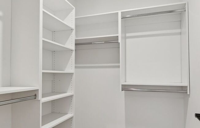 1 bed, 1 bath, 700 sqft, $1,696, Unit 402
